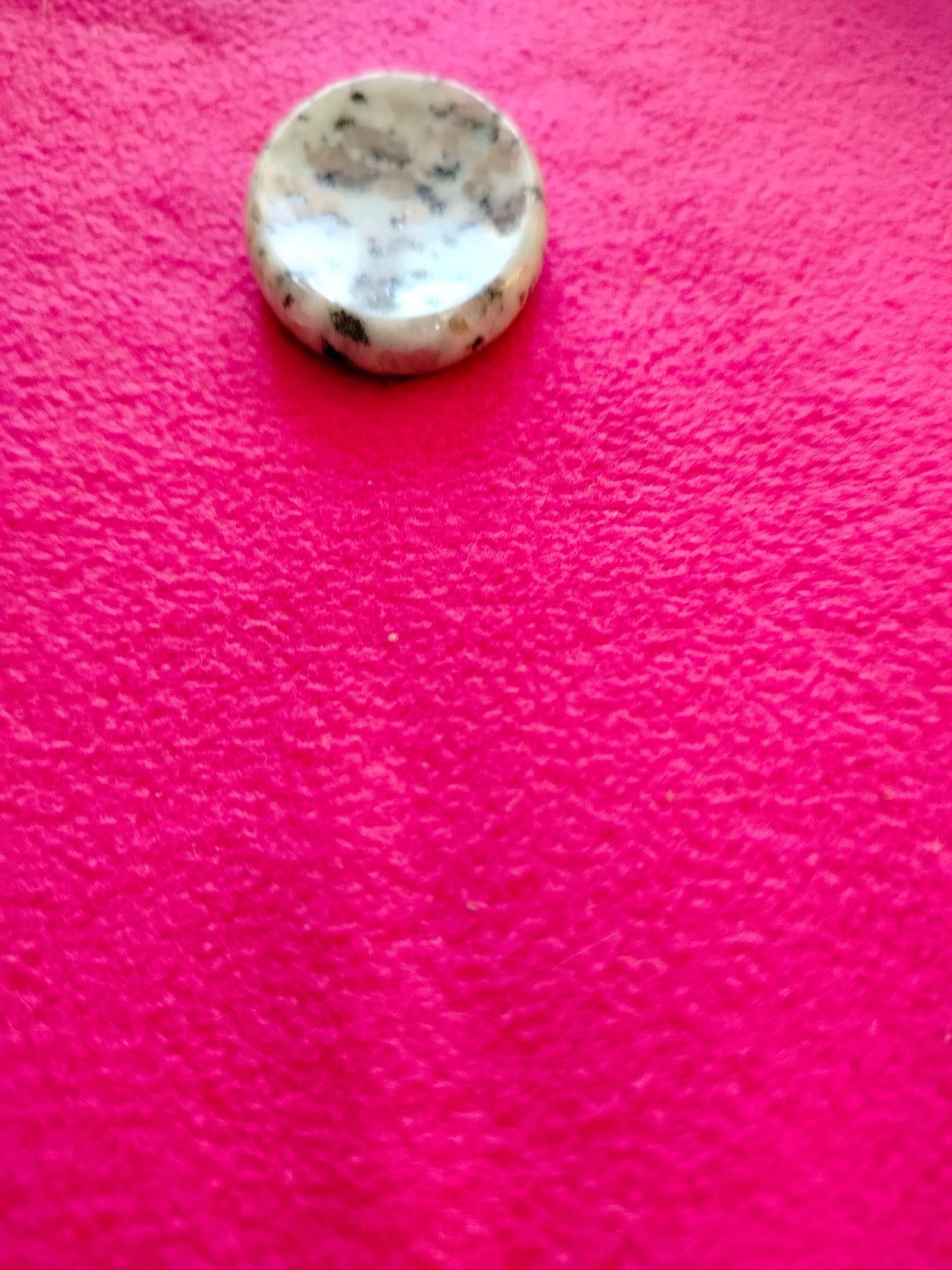 Sesame jasper worry stone polished pocket format pebble – photo 3